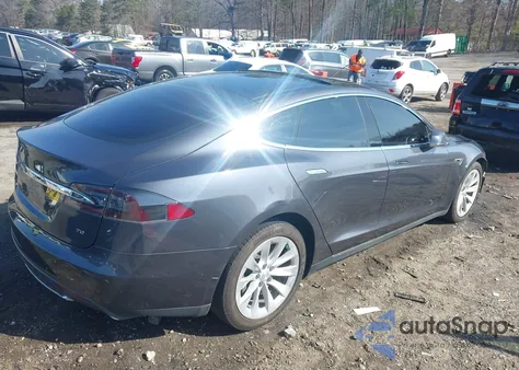 2016 Tesla Model S 60/70/75/85 z USA, uszkodzony, nr VIN 5YJSA1E1XGF136953